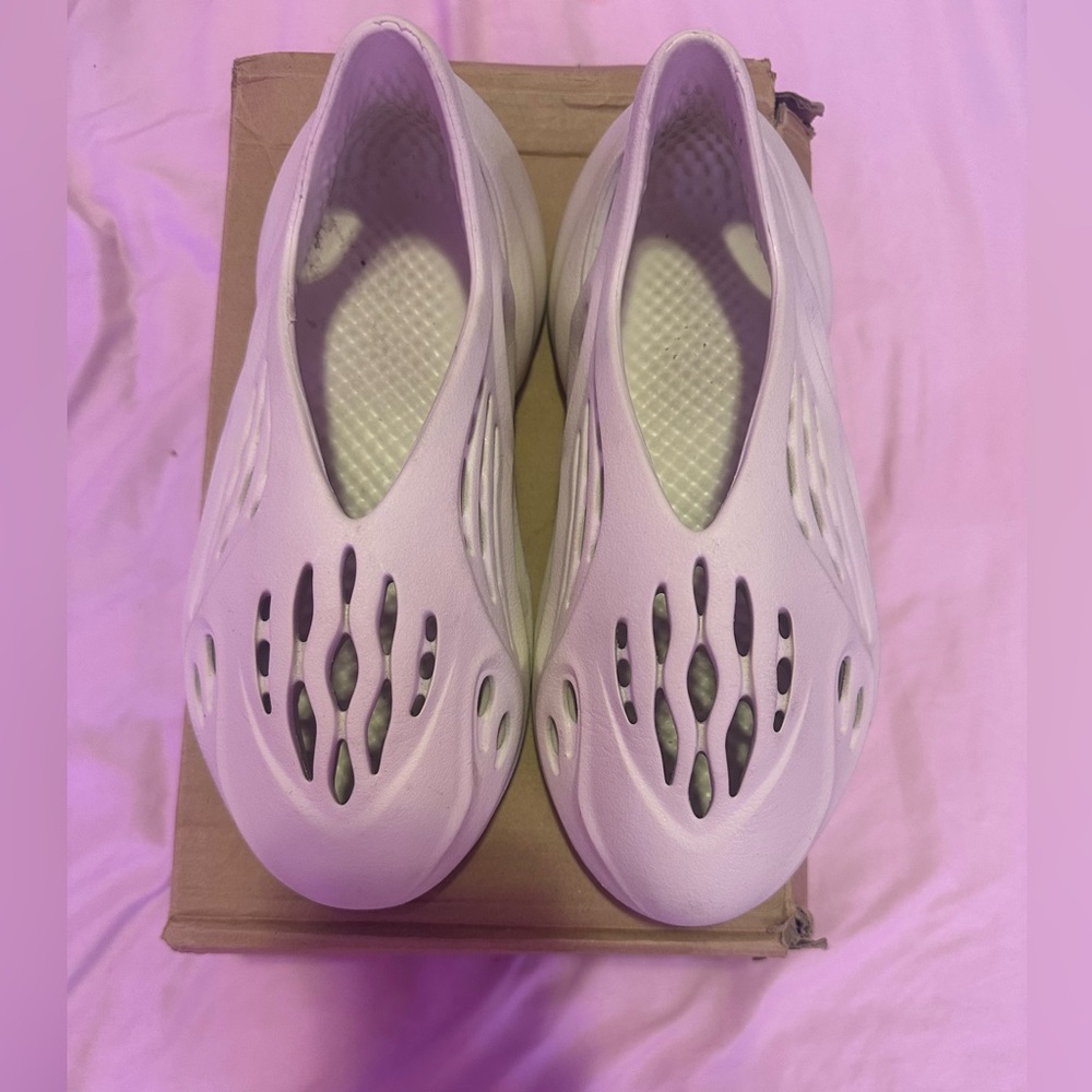 Yeezy foam runners